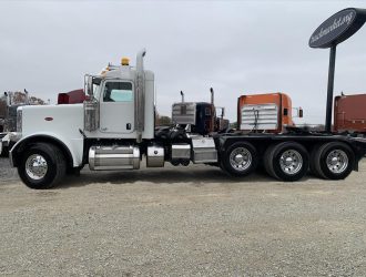 2015 PETERBILT 389 TRI AXLE DAYCAB 256988
