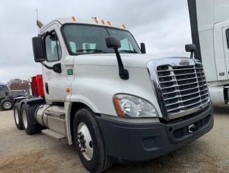2013 FREIGHTLINER CASCADIA DAYCAB FG5303