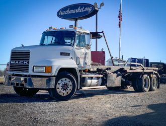 1993 MACK CH613 ROLL-OFF TRUCK 026089