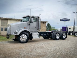 2000 KENWORTH T800 DAYCAB 862774