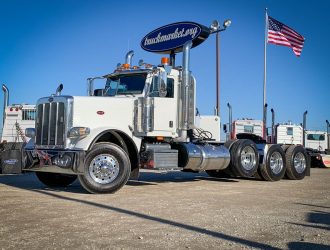 2015 PETERBILT 389 TRI AXLE DAYCAB 259911