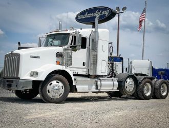 2012 KENWORTH T800 TRI AXLE SLEEPER 308347
