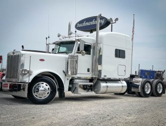 2006 PETERBILT 379EXHD SLEEPER 879010