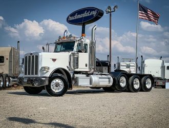 2013 PETERBILT 388 TRI AXLE DAYCAB 164905