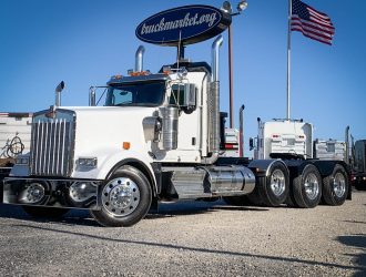 2015 KENWORTH W900L TRI AXLE WINCH TRUCK 421148