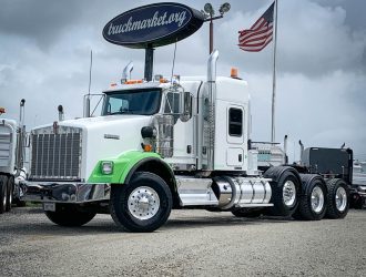 2013 KENWORTH T800W TRI AXLE SLEEPER 350535