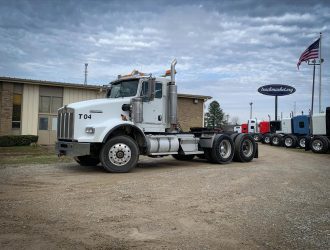 2003 KENWORTH T800 DAYCAB 708568