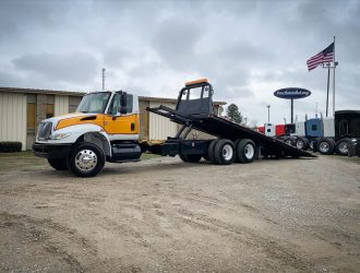 2005 INTERNATIONAL 4400 ROLLBACK 048454