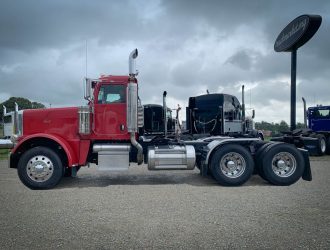 2008 PETERBILT 388 DAYCAB 737862D