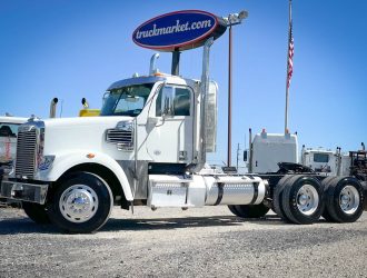 2016 FREIGHTLINER CORONADO DAYCAB HT8438