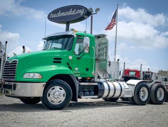 2013 MACK CXU613 DAYCAB 029168