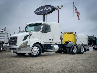 2004 VOLVO VNL630 SLEEPER 359147
