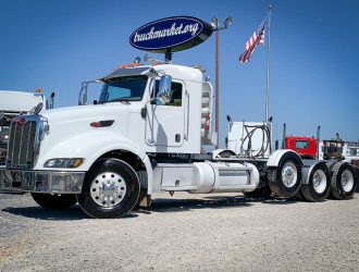 2014 PETERBILT 386 TRI AXLE DAYCAB 217539