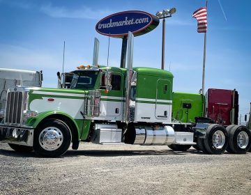 2022 PETERBILT 389 SLEEPER 775657