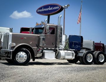 2020 Peterbilt 389 Daycab 642381