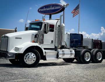 2017 Kenworth T800 Daycab Glider Kit 181126