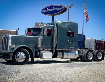2014 Peterbilt 389 Sleeper 235715
