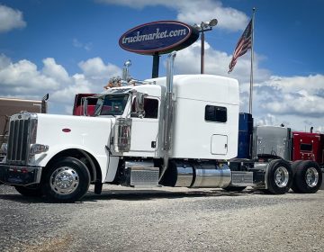 2023 Peterbilt 389 Sleeper 865072