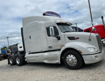 2016 Peterbilt 579 Sleeper 306919