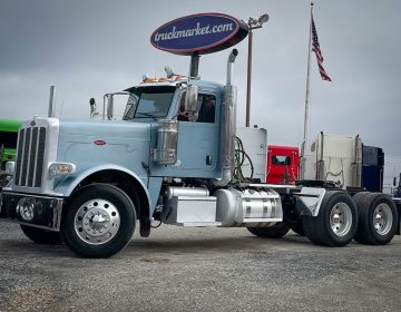 2018 Peterbilt 389 Daycab 455856