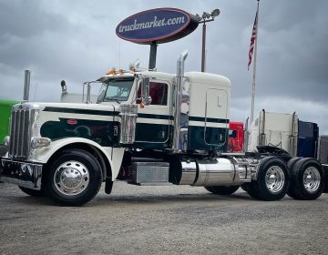 2023 Peterbilt 389 Sleeper 878038