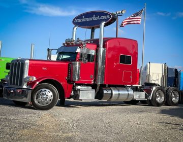 2020 Peterbilt 389 Sleeper 641937
