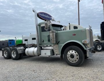 2017 Peterbilt 389 Daycab Glider Kit 456689