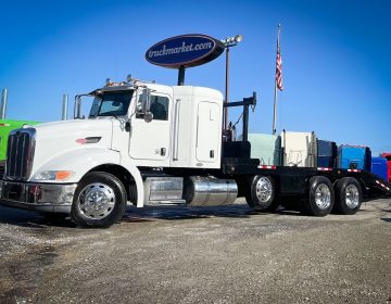 2009 Peterbilt 384 Tri Axle Flatbed 790467
