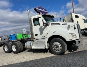 2015 Kenworth T880 Daycab 472101