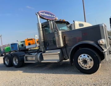 2020 Peterbilt 389 Daycab 642302