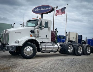 2020 Kenworth T800 Tri Axle Daycab 371591
