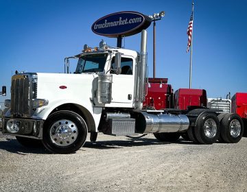 2017 Peterbilt 389 Daycab 444614