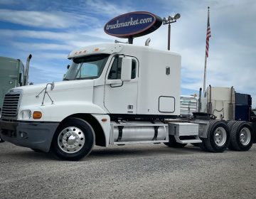 2004 Freightliner Century Sleeper N13242