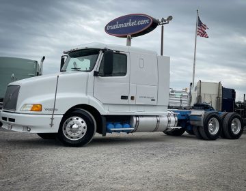 2001 Volvo Vnl64t Sleeper 310265