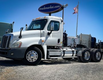 2009 Freightliner Cascadia Daycab Am8898