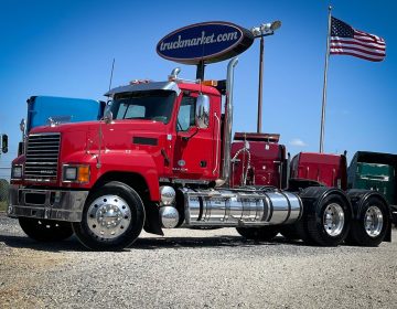 2018 Mack Pinnacle Daycab 026748