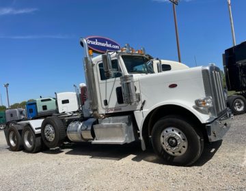 2016 Peterbilt 389 Triaxle Daycab 305903