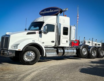 2018 Kenworth T880 Tri Axle Sleeper 197295