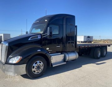 2015 Kenworth T660 Flatbed Sleeper 460182