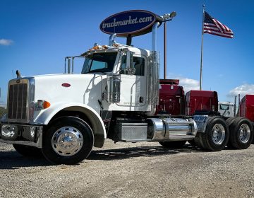 2012 Petrbilt 367 Daycab 136353