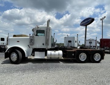 2014 Peterbilt 388 Daycab 219736dc
