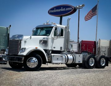 2020 Freightliner Coronado Daycab Lm7715