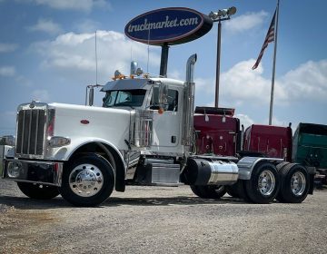 2022 Peterbilt 389 Daycab 798243