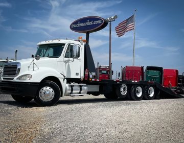 2009 Freightliner Columbia Tri Axle Hydratail Rollback Ak7295