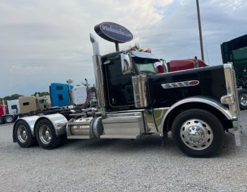 2023 Peterbilt 389 Pride Class Daycab 855935