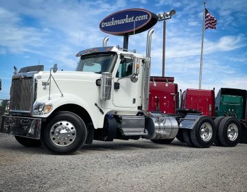 2015 International 9900i Daycab 743811