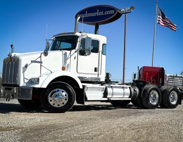 2015 Kenworth T800 Daycab 421244
