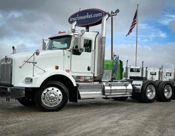 2009 Kenworth T800 Daycab 243179