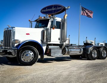 2010 Peterbilt 388 Daycab 110718