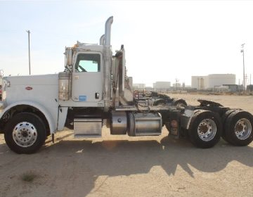 2019 Peterbilt 389 Daycab 274475